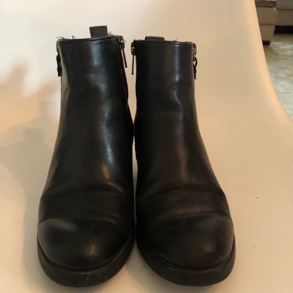 Super cute booties! - Picture 2 of 4